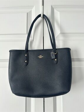 Classic Coach Shoulder Navy Leather Tote Bag